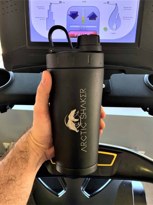 ARCTIC Shaker 600ml_Matt Fekete_Polar Bear2